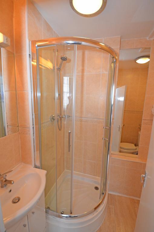 Parkwood Hotel Лондон Экстерьер фото
